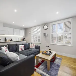 Flat 3 Bridge House , Staines-upon-Thames United Kingdom