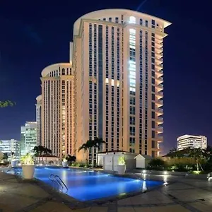 A2j Luxury 1br Balcony Near Venice Mall Bgc , Manila Philippines